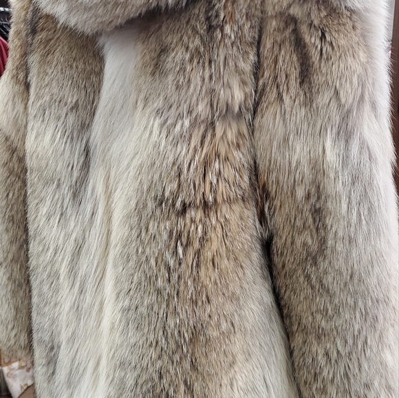Natural Coyote Fur Hooded Parka - Picture 5 of 6